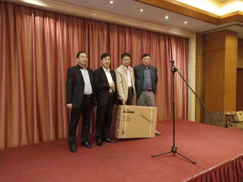 創想頒發一等獎取暖器 創想頒發一等獎取暖器